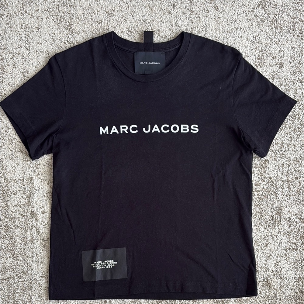 Marc Jacobs woman’s Black Logo Tee. Size M